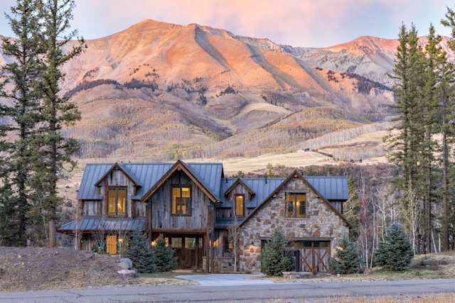 Marshmallow Fluff, Plum Guide home in Colorado, US
