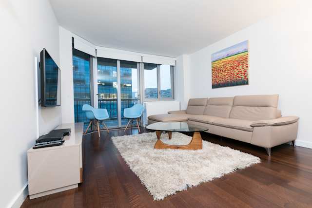 When Dusk Falls, Plum Guide home in New York, US