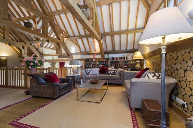 The Flint House, Plum Guide home in Buckinghamshire