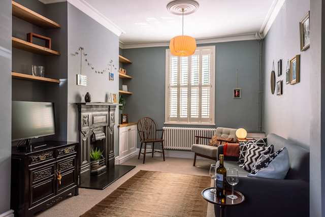 Right side of the Tracks, Plum Guide home in York, UK