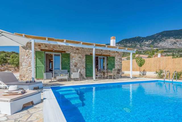 Slopes Of Aenos, Plum Guide home in Greece