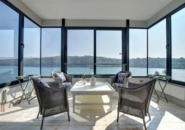 The Sea, The Sea, Plum Guide home in Cornwall