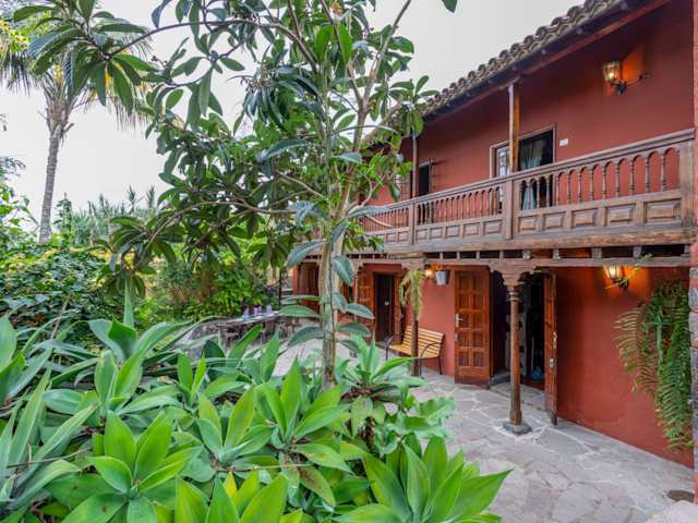 Terracotta Botanica, Plum Guide home in Tenerife, Spain