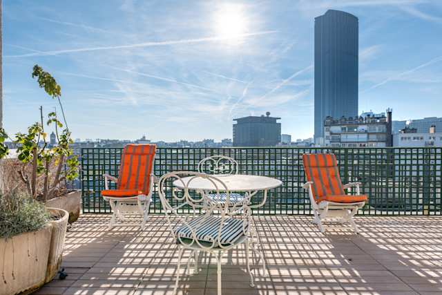 Sky Jaima, Plum Guide home in Paris