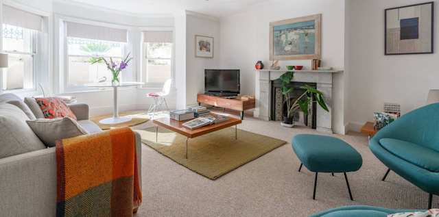 Burnt Orange, Plum Guide home in East Sussex