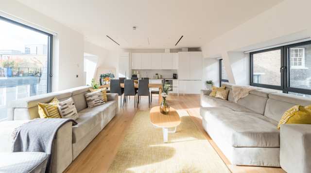 The Financier Penthouse II, Plum Guide home in London