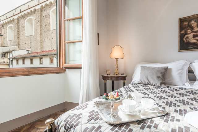 Palace on the Piazza, Plum Guide home in Florence, Italy