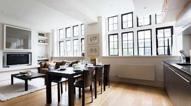 Great Portland Street, Plum Guide home in Fitzrovia, London