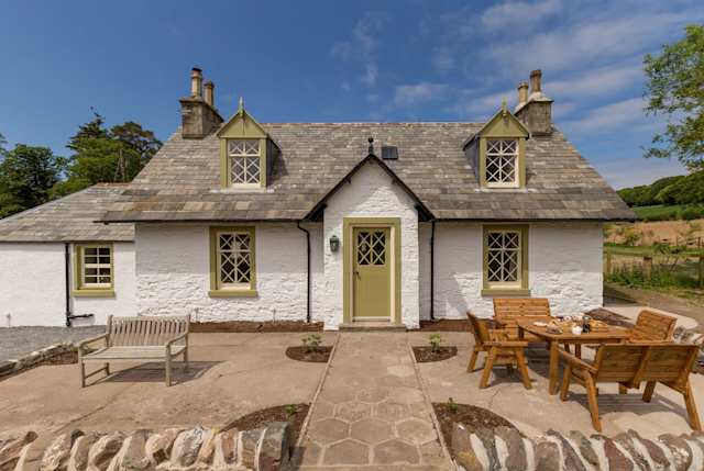 Forest's Edge, Plum Guide home in Scotland, UK