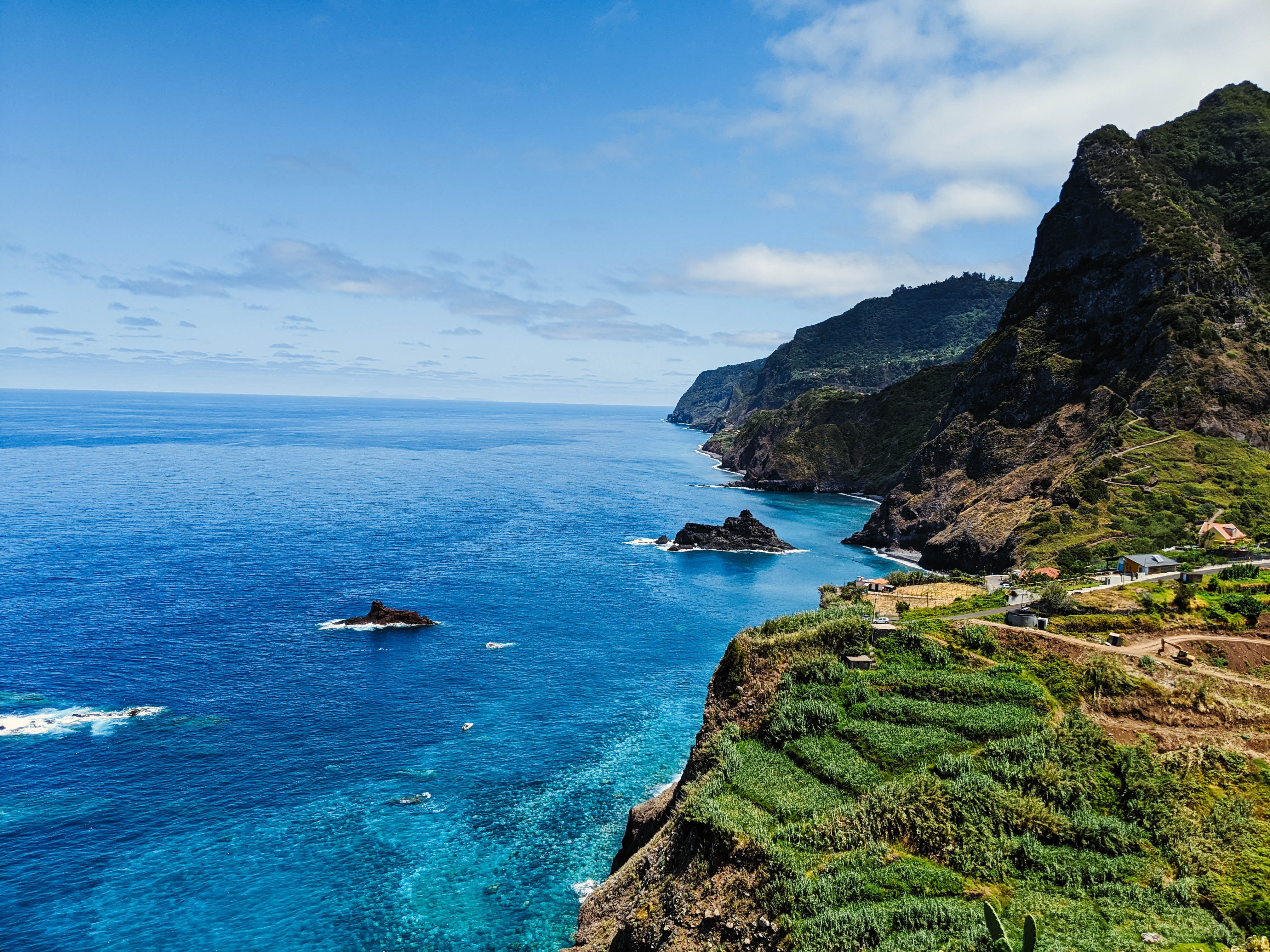 Португальский остров. Мадейра остров. Архипелаг Мадейра, Португалия. Португальский остров Мадейра. Мадера остров Португалии.