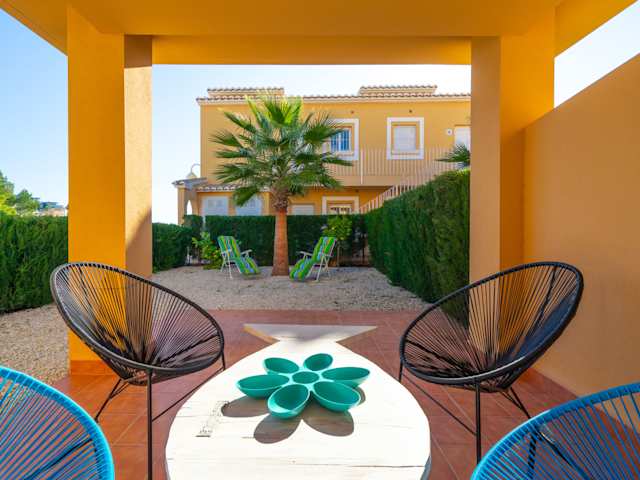 Moscatel and Sunshine, Plum Guide home in Alicante, Spain