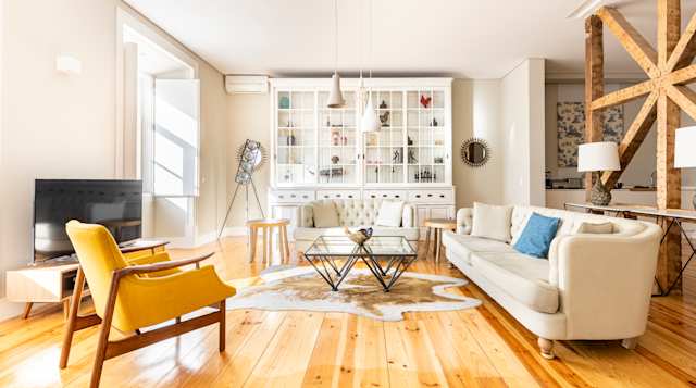 Send in the Cavalry, Plum Guide home in Lisbon