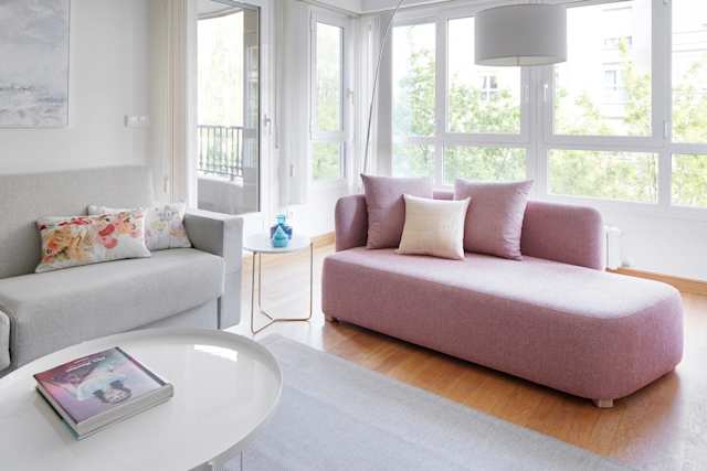 Carnation Pink, Plum Guide home in San Sebastian, Spain