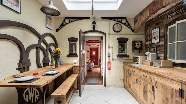 Dracup's Railway Cottage, Plum Guide home in Shropshire, UK