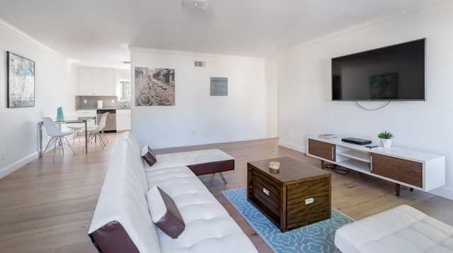 Stacks, Plum Guide home in Los Angeles