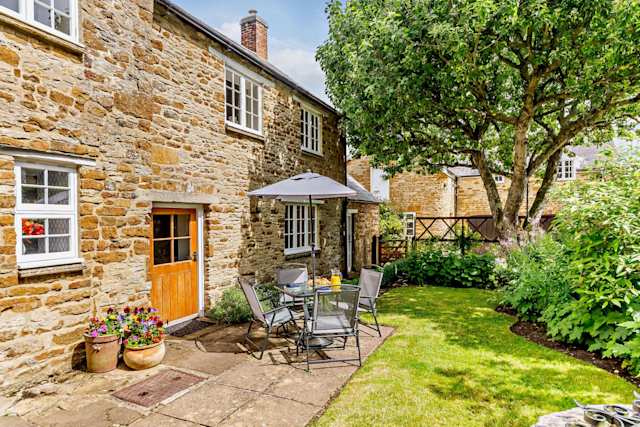 Cobbled Stone, Plum Guide home in Oxfordshire, UK