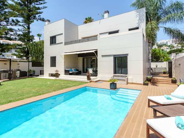 Palm Winds, Plum Guide home in Malaga, Spain