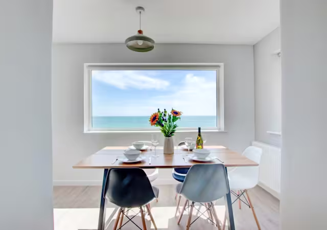 Harbour Dreaming, Plum Guide home in Cornwall