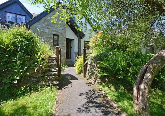 Hustyns Cabin, Plum Guide home in Cornwall, UK