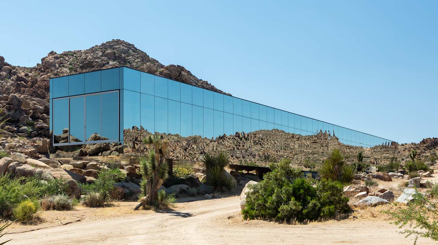 The Mirrored House, Plum Guide home in Joshua Tree