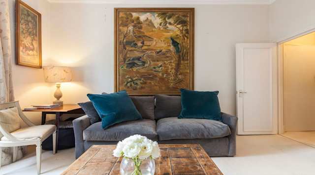 Mirror, Mirror on the Wall, Plum Guide home in London