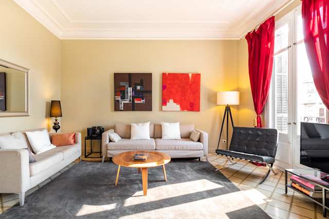 Crimson Fold, Plum Guide home in Barcelona, Spain