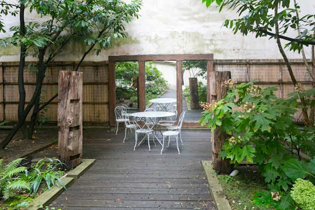 Louis' Garden, Plum Guide home in Paris