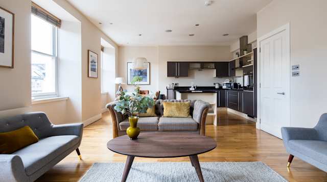 Vesper Violet, Plum Guide home in Edinburgh