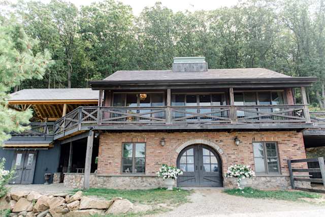 The White Stallion, Plum Guide home in Beacon