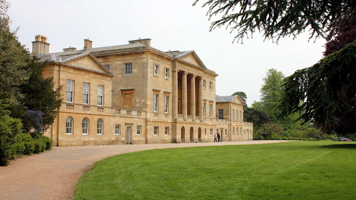 Basildon House, England | Image by grumpylumixuser, licensed under CC BY 3.0