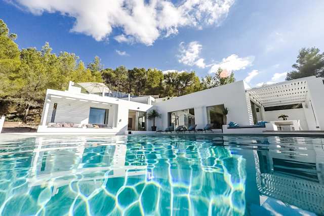 Between Pines, Plum Guide home in Ibiza