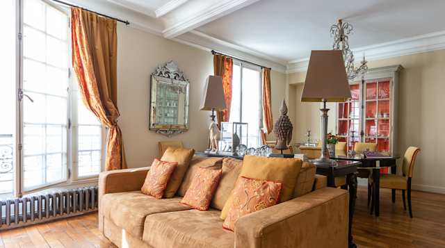 Sunrise & Sunset, Plum Guide home in Paris