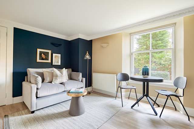 Admiral Thistle, Plum Guide home in Edinburgh, UK