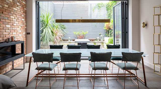 Chalcot Road IV, Plum Guide home in London