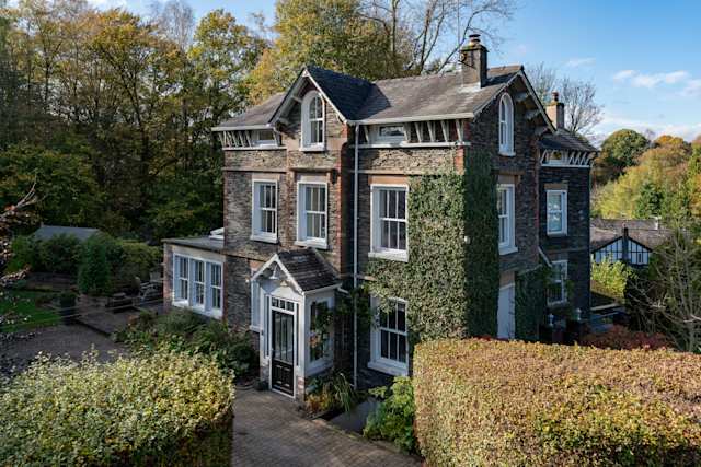 Bouquet of Roses, Plum Guide home in Cumbria, England