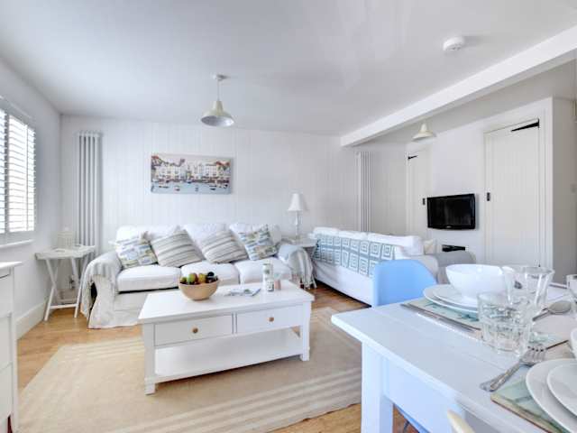 Nicely Nautical, Plum Guide home in Dartmouth, UK