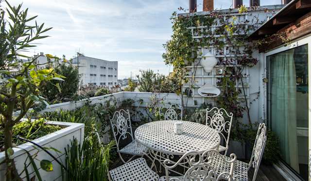 Moon Hangout, Plum Guide home in Paris