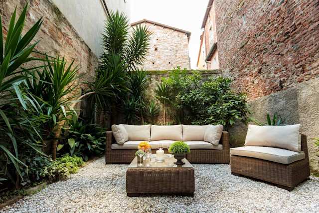 Trumpet Lily, Plum Guide home in Tuscany, Italy