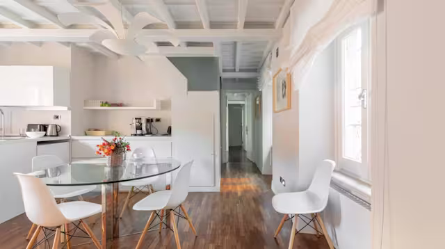 Soft Shading, Plum Guide home in Rome, Italy