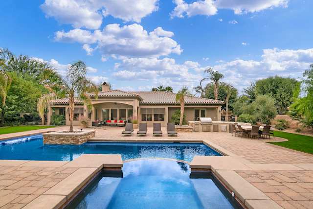 Sip and Float, Plum Guide home in California, US