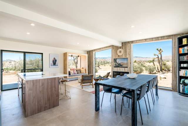 Modern Wolfden, Plum Guide home in Pioneertown