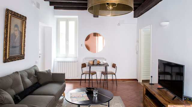 Copper Moon, a Plum Guide home in Rome