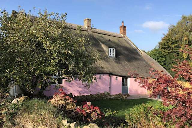 Strawberry Choux Bun, Plum Guide home in Somerset, UK