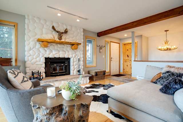 Bronze Moose, Plum Guide home in Colorado, USA