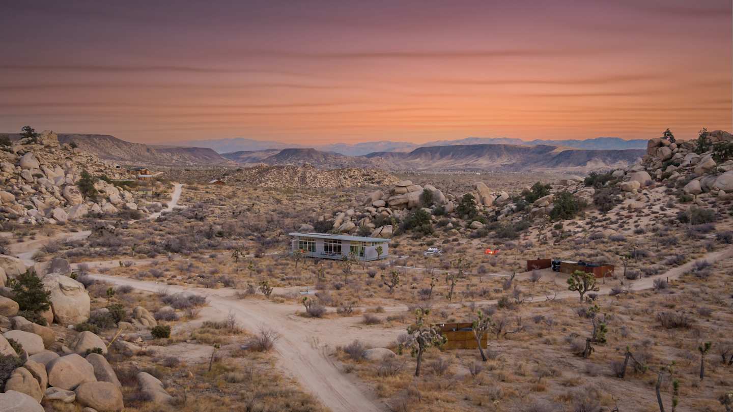 Hi-Desert Fade, Plum Guide home in Joshua Tree