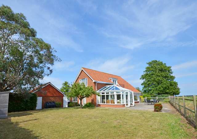 Feast Your Eyes, Plum Guide home in Norfolk, UK