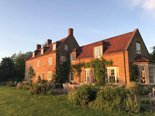 Oak Lodge, Plum Guide home in Somerset, England