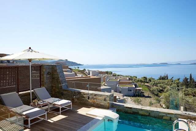 Flying Sky High, Plum Guide home in Halkidiki, Greece