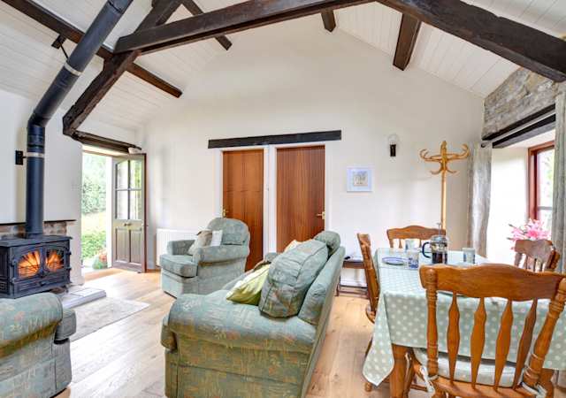 The Lark Song, Plum Guide home in Anglesey, Wales, UK