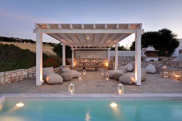 Lemongrass Warble, Plum Guide home in Paros, Greece